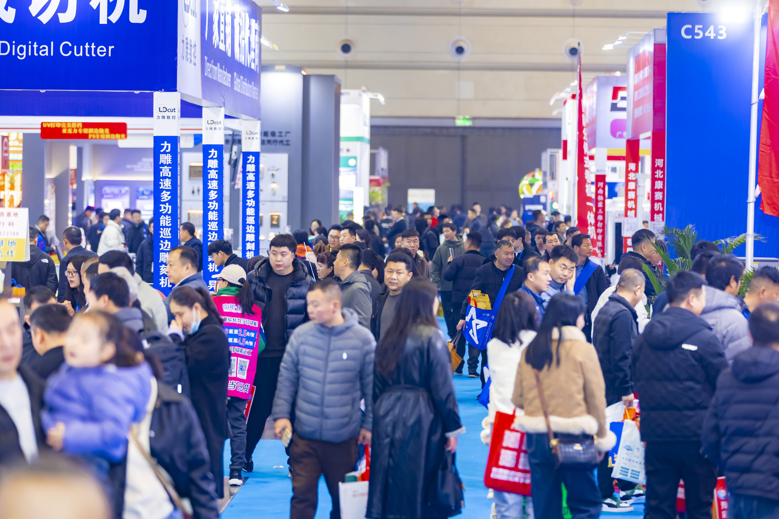 圓滿收官｜2026春季（鄭州）第45屆中原廣告展圓滿收官，以盛會(huì)之約繪就行業(yè)藍(lán)圖